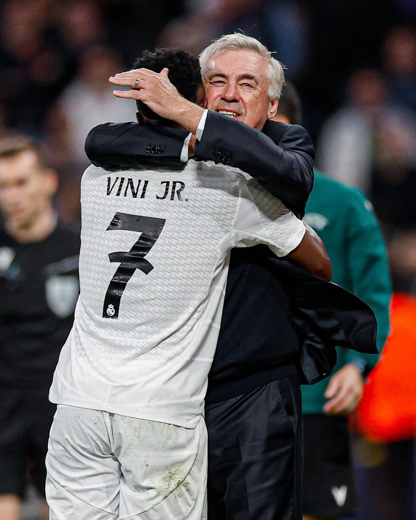 皇马后卫神勇救险，助球队成功保级，欢迎原因浏览评论.