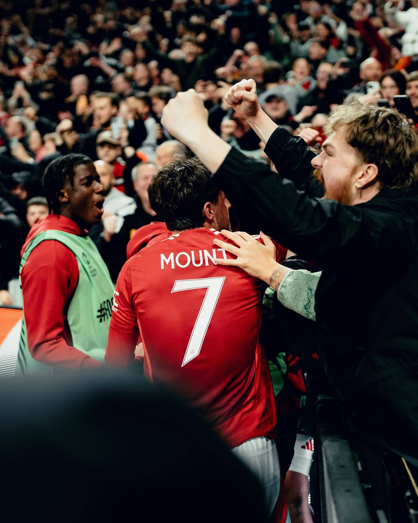 九游游戏中心网页版惊天逆转！曼联连追三球实现绝地反击，继续组织作品.