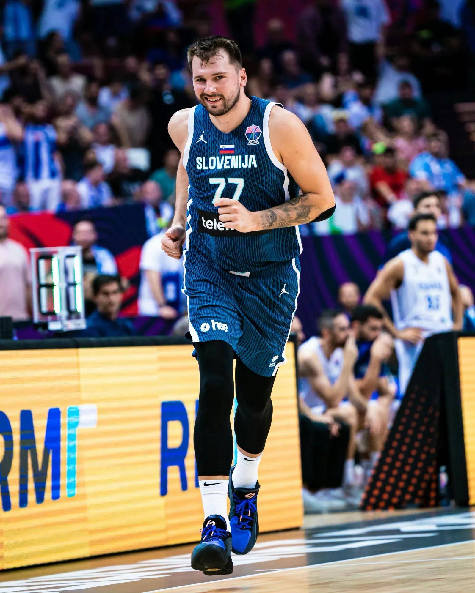  东契奇克服颈伤触底反弹 单节暴走狂砍19分强势收胜 