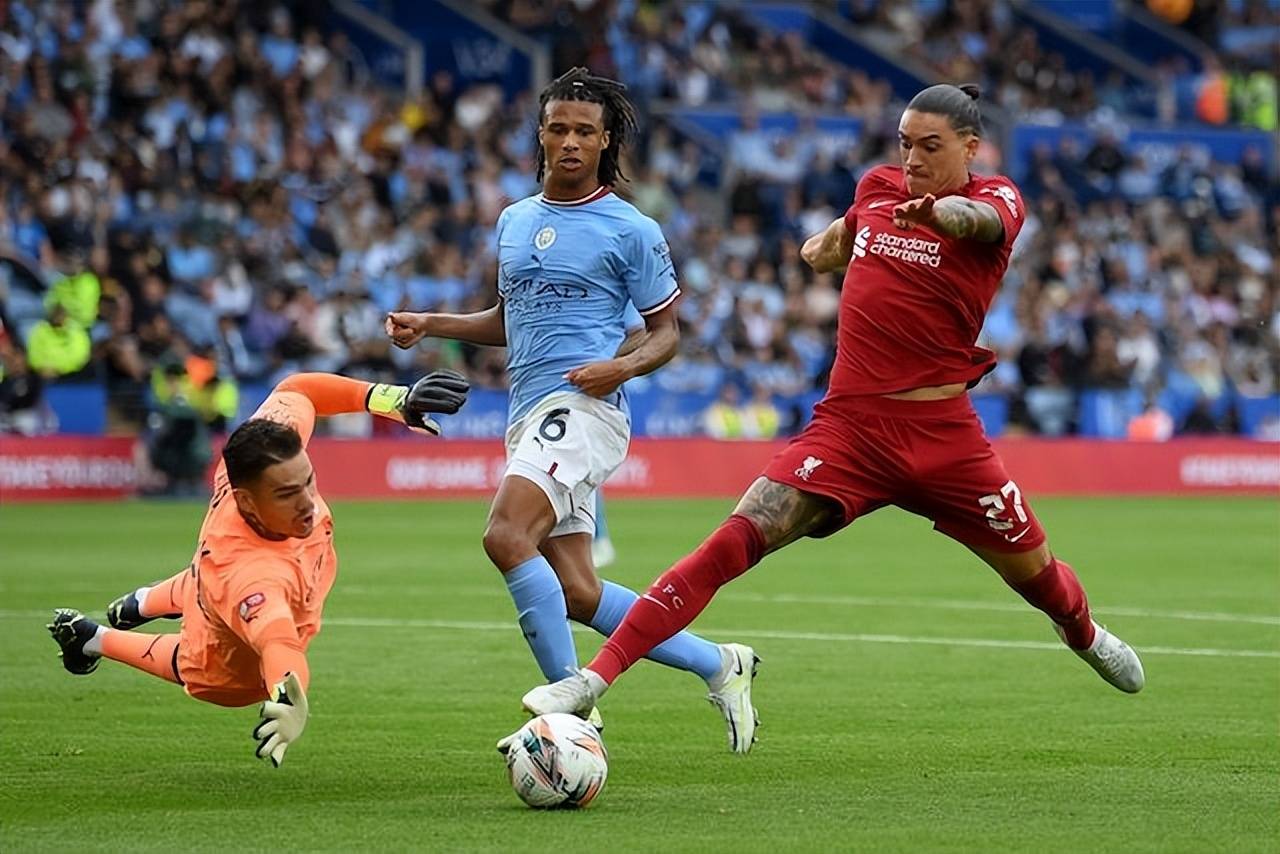 纽卡斯尔迎社区盾关键赛；转会期迎来里程碑；话题不断；赛程密集仍需轮换的简单介绍